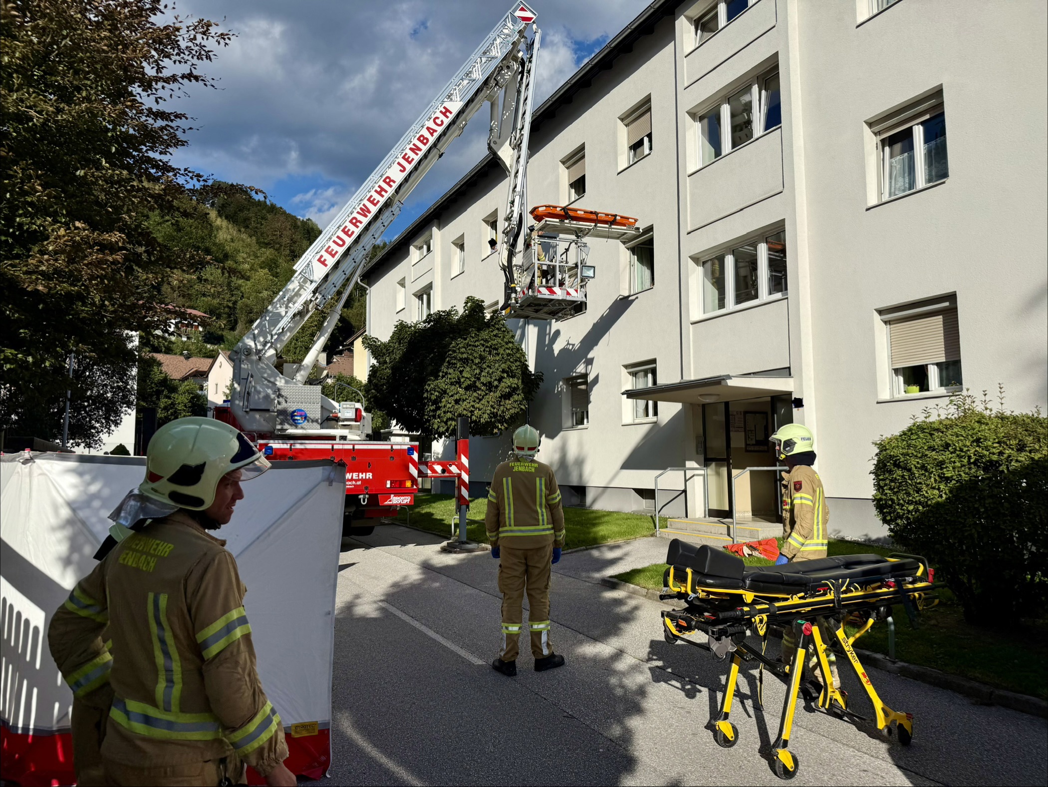 NR. 109 // 12.08.2026 UNTERSTÜTZUNG RETTUNGSDIENST / PERSONENRETTUNG / Hubersiedlung